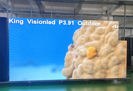 King Vision ผนังวิดีโอ LED ในร่มกลางแจ้ง Capacitive P3.91 แผงหน้าจอ LED ให้เช่าพื้นหลังเวทีกิจกรรม